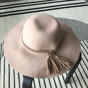Blush felt brimmed hat with tassel
